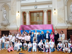 24 May 2024 National Assembly Deputy Speaker Marina Ragus with the participants of the “All-Serbian Children’s Assembly”