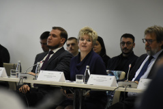20. децембар 2024. Потпредседница Народне скупштине Елвира Ковач на друштвеном дијалогу под називом „Политике приступачности изграђеног окружења – Србија на путу ка Европској унији“