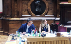 23. септембар 2019. Народни посланици Младен Грујић и др Алекдсандра Јерков на састанку Надзорног одбора геополитичке групе 12+